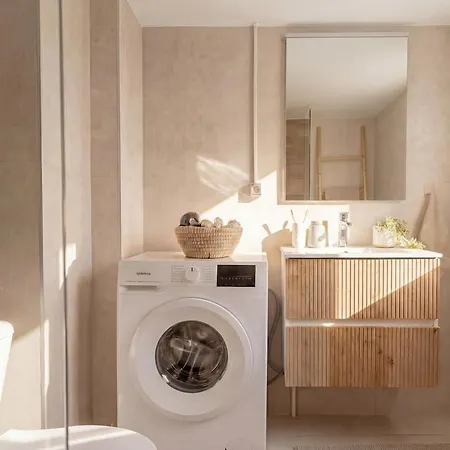 Urban Harmony Elegant 2br Living *